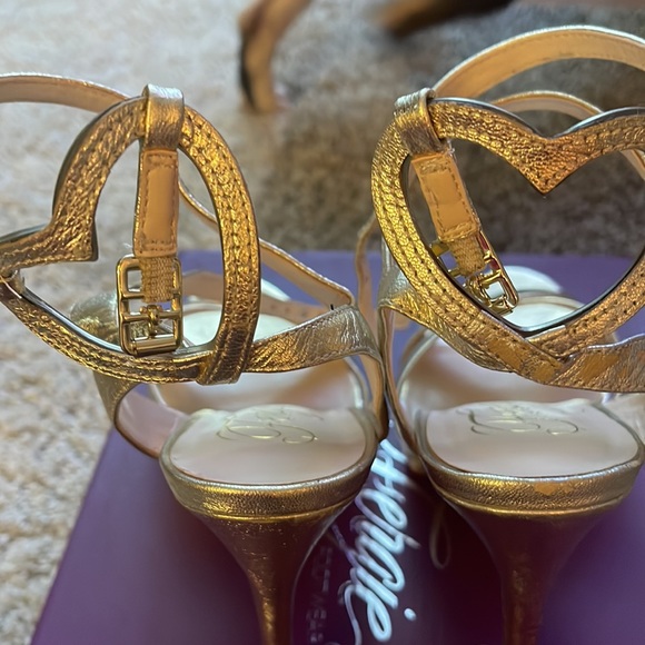 Fergie | Gold💛 Stiletto Heels | Size 9 | Gently worn with a few minor scuffs| - Picture 4 of 5